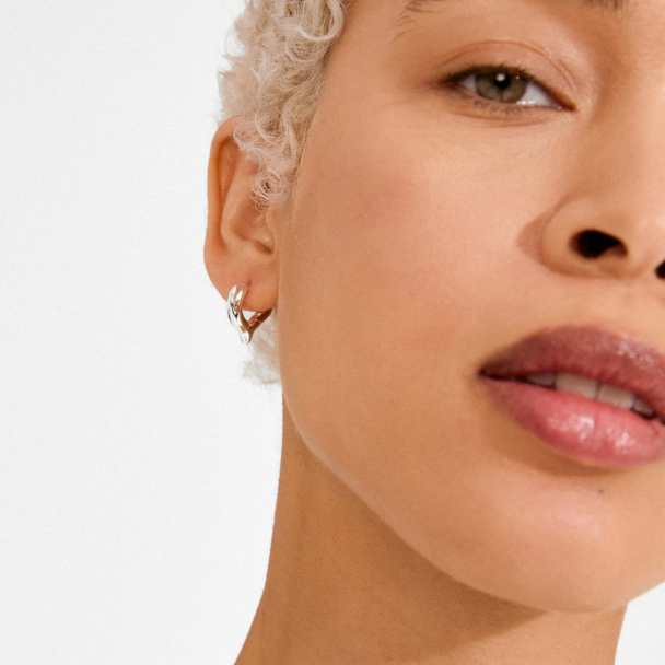 Pilgrim Iris sølvbelagte hjerteformet øreringer - Image 2