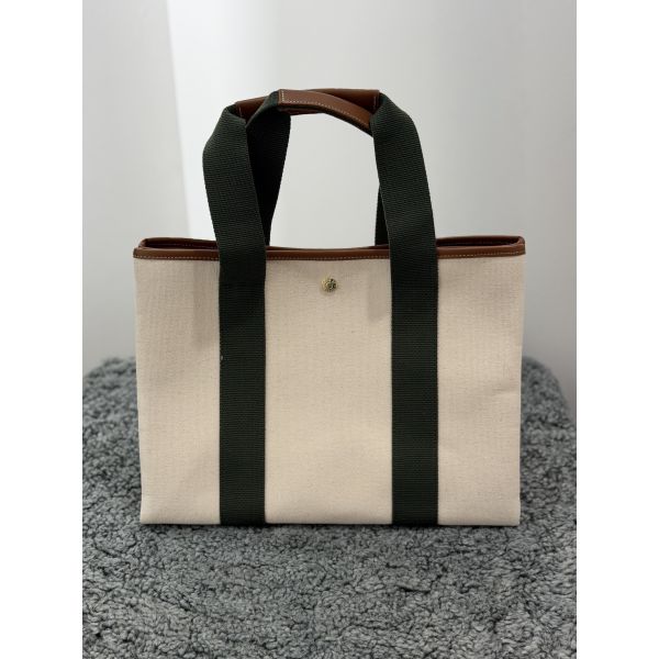 Traversée M Essentials Military Green