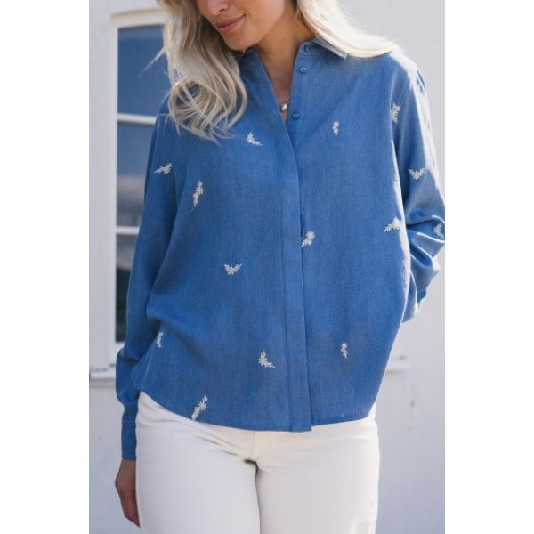Pernilla Shirt EMB - Blue Wash/ Flower