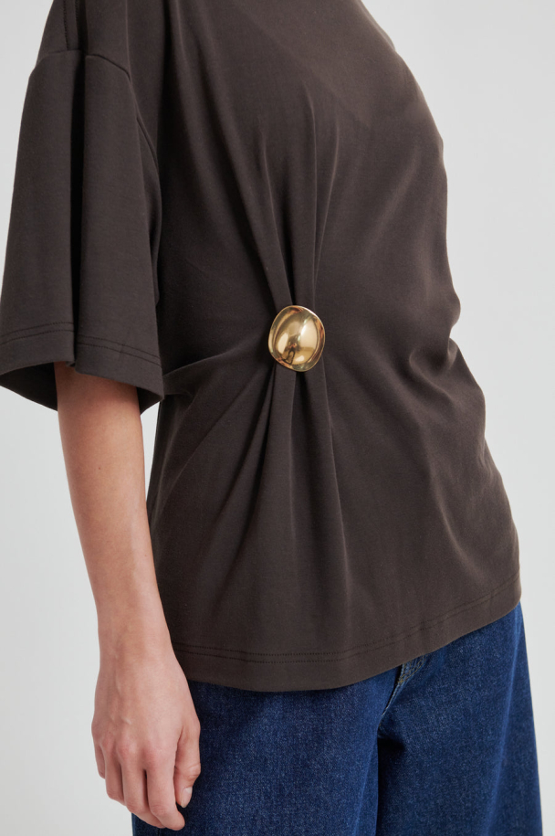 Enora Brooch Tee - Chocolate Torte  - Image 3