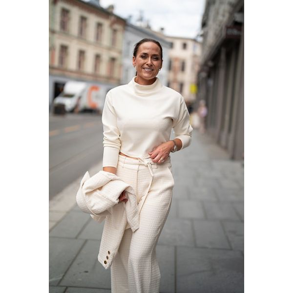 Paula Genser Off-White  |   Paula Genser Off-White fra Undorn