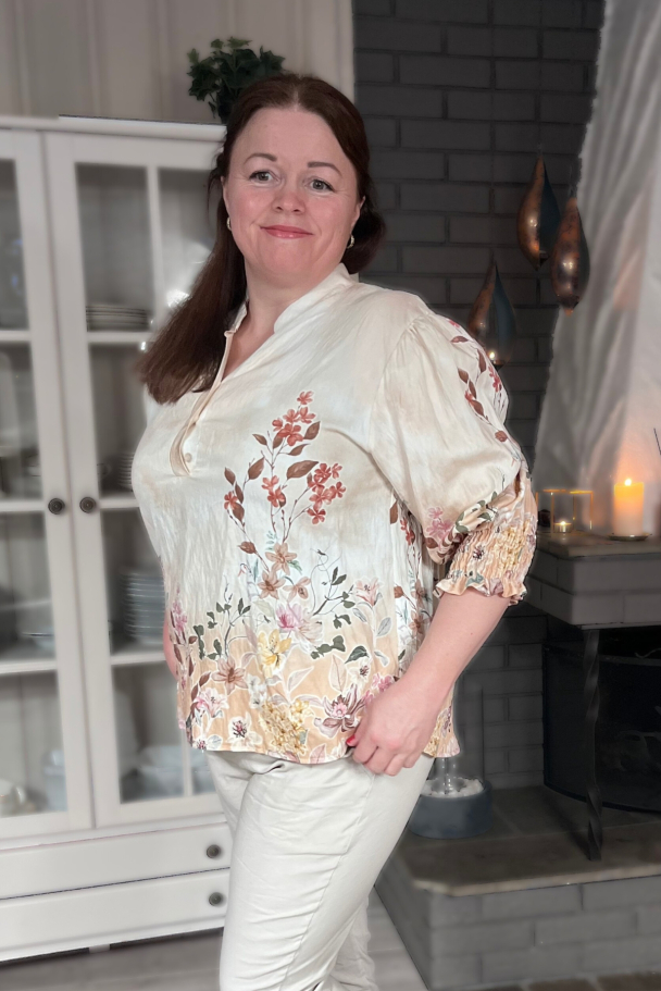 Moondust Bella flower spring bluse - Image 5