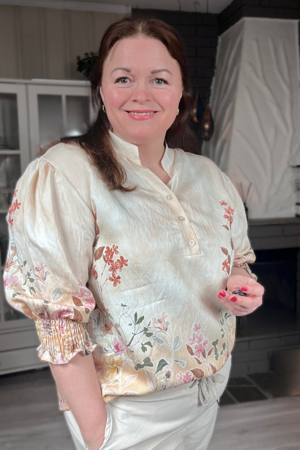 Moondust Bella flower spring bluse - Image 1