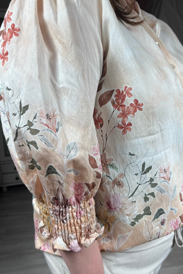 Moondust Bella flower spring bluse - Image 9