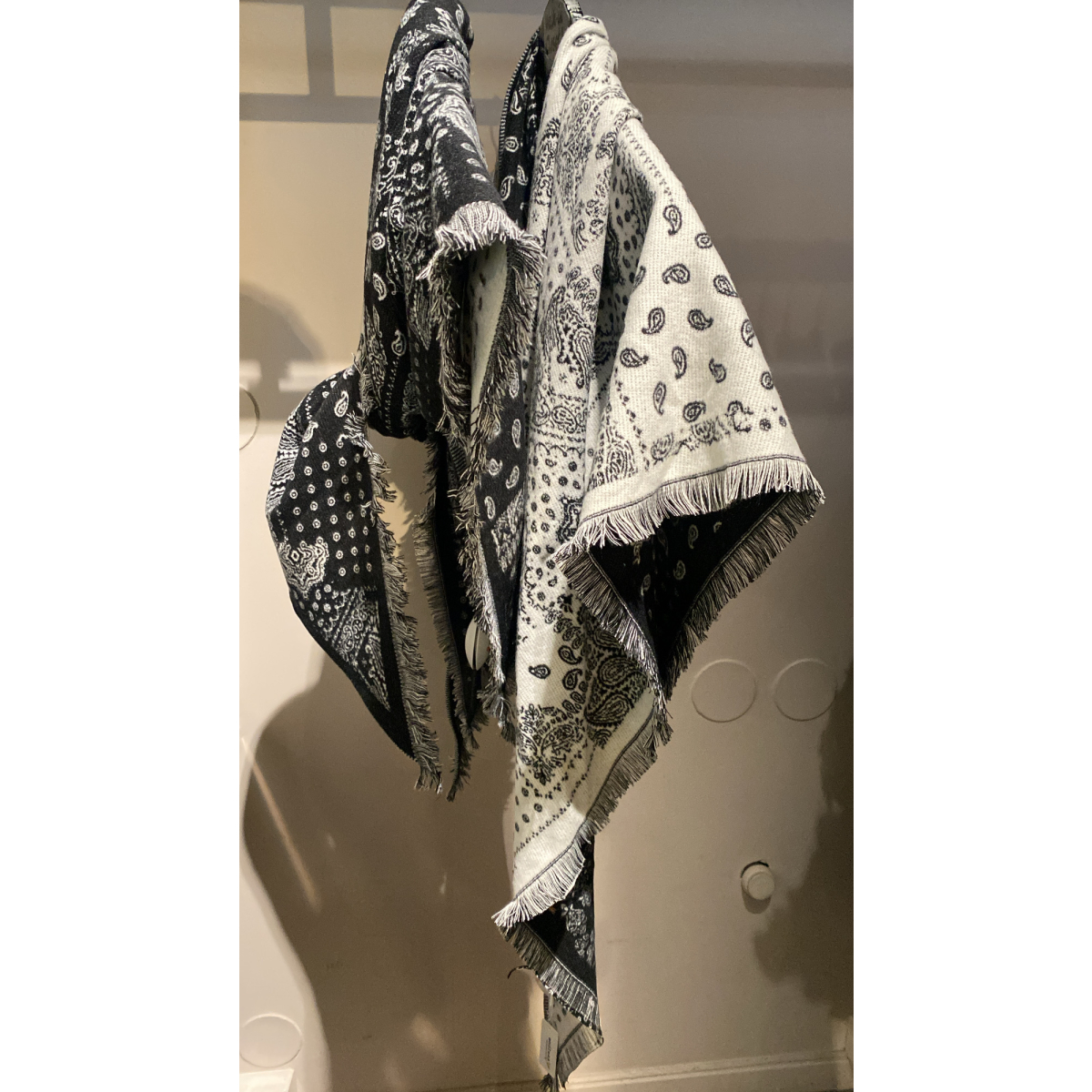 Nepal Rag Black Endless - Walk-in Closet OSLO