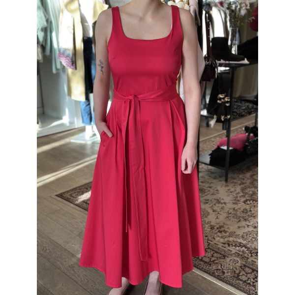 Mona Lisa Raspberry Red Dress  |  Mona Lisa Raspberry Red Dress fra Simplicity New York