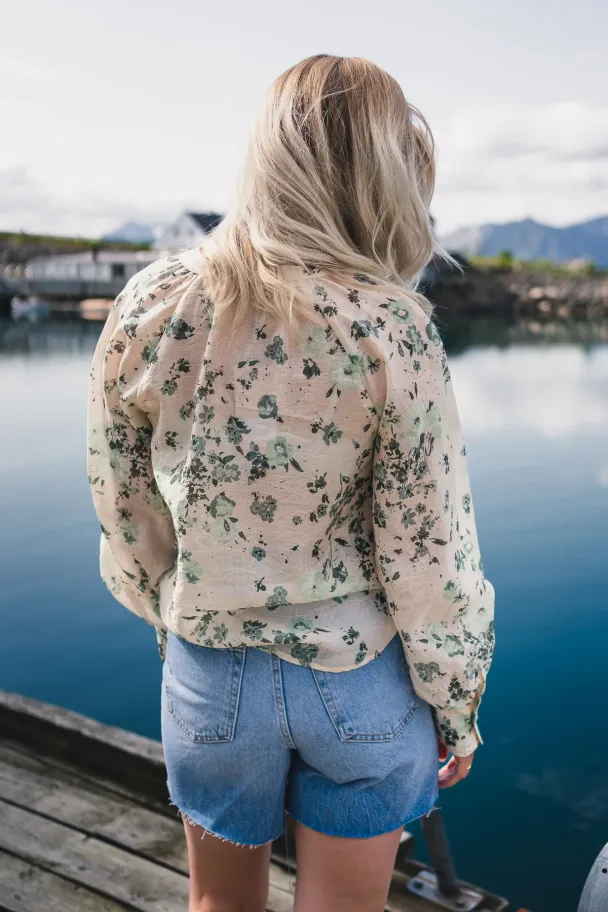 Anna Top AOP - Green Ting Flower  - Image 3