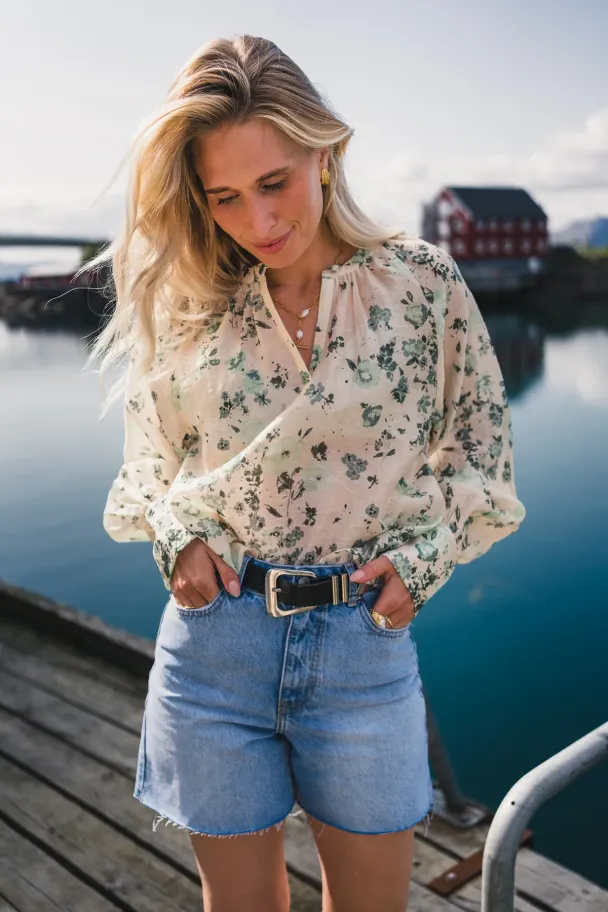 Anna Top AOP - Green Ting Flower  - Image 1