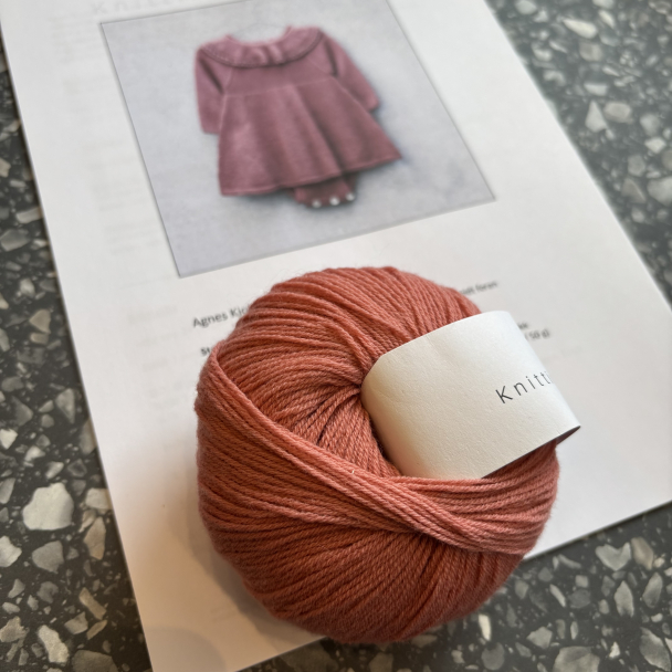 Agnes Kjole - Strikkepakke - Image 3