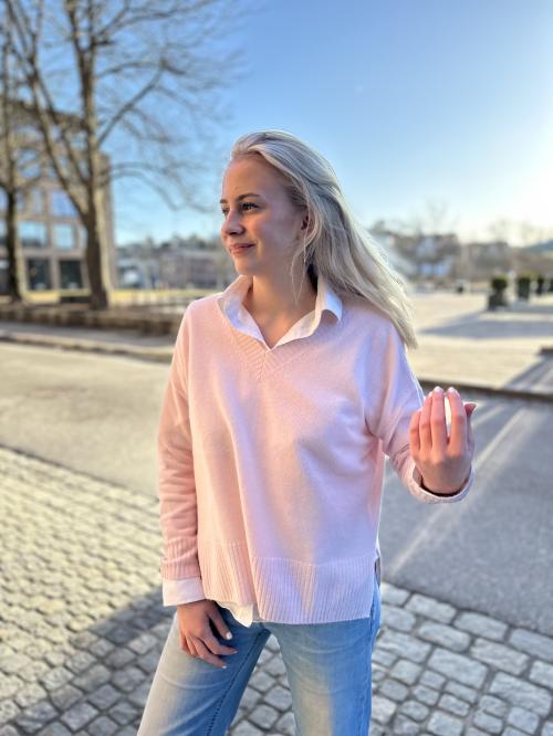 Satin Cashmere Sweater   |  Satin Cashmere Sweater fra Esthéme