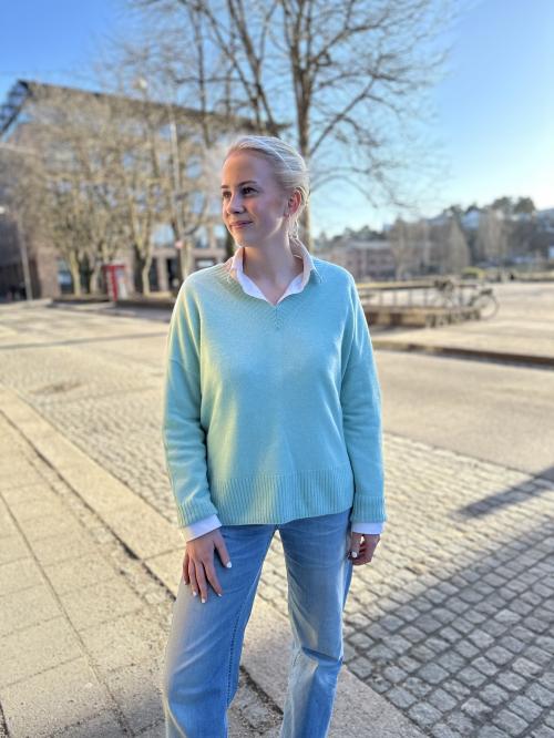 Menthol Cashmere Sweater   |  Menthol Cashmere Sweater fra Esthéme