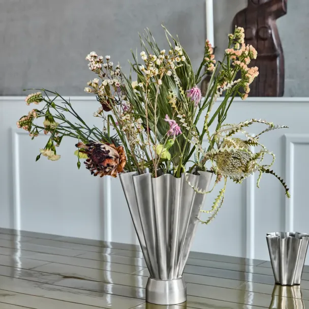 HD, 2C, Vase, HDFlood, Brushed Silver finish  - Image 4