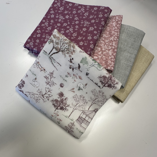 Stoffpakke Rosa med hare