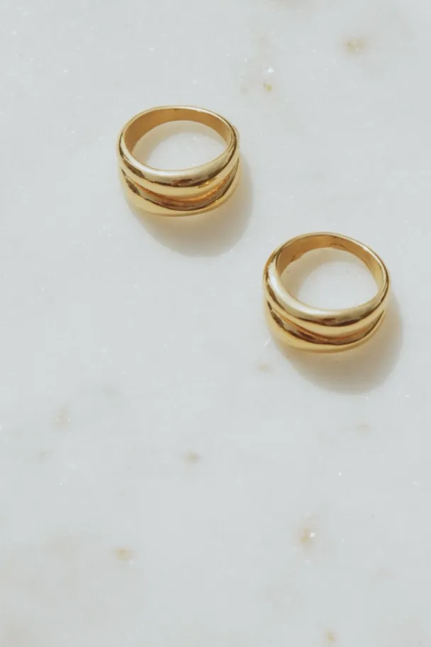 THE CURVED RING  - Image 2