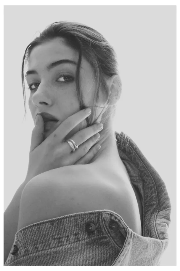 THE CURVED RING  - Image 3