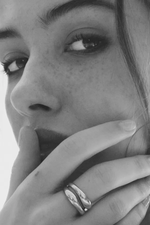 THE CURVED RING  - Image 4