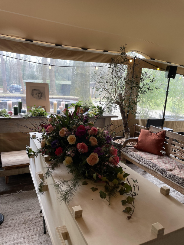 Kisteteppe / kistedekorasjon - Image 5