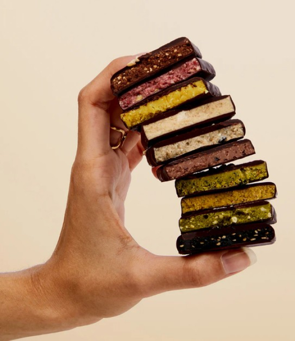 Eske med 20 mørke sjokolader 800 g - Image 3