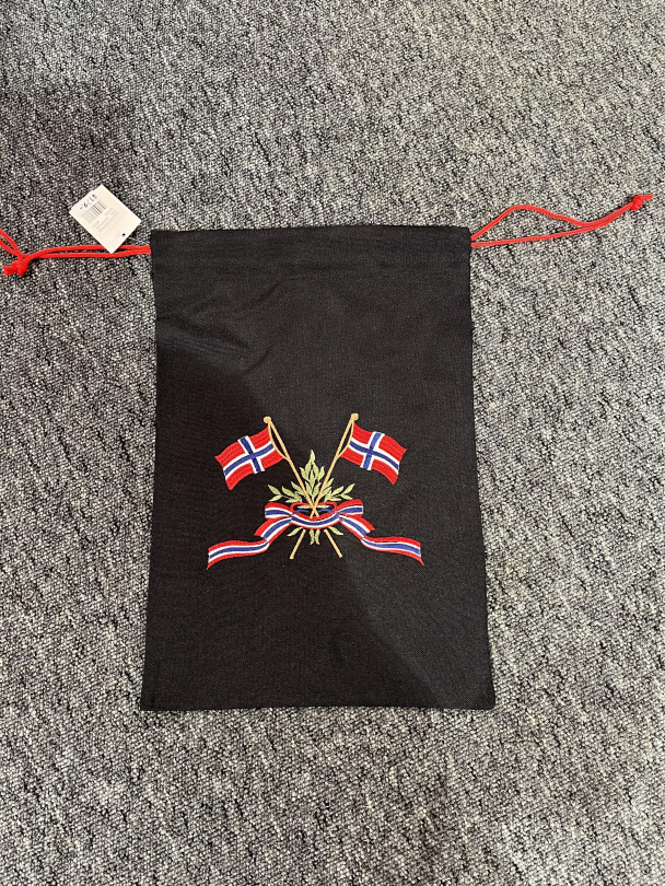 Skopose Bunad Svart m/flagg