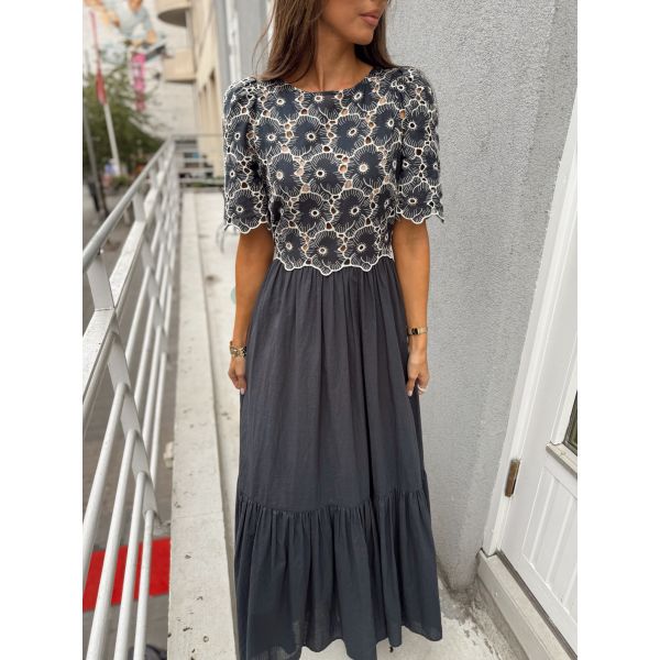 Broderie Anglaise Maxi Dress - Marine 