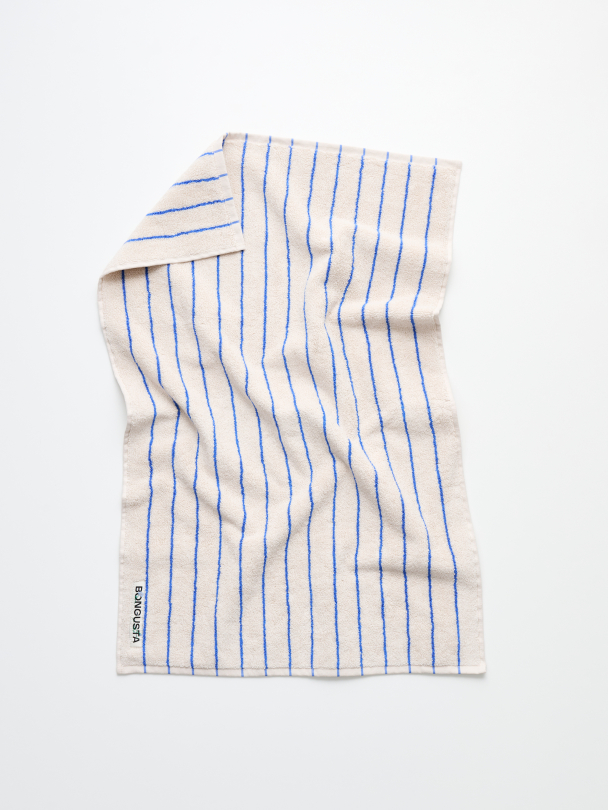 Håndkle Naram i fargen Månestråle & ultramarine 50x80cm