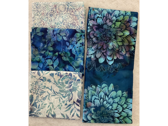 32 stoffpakke Bl&aring; Batikk 4 x 50cm