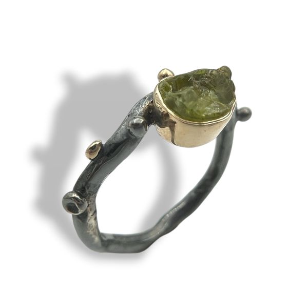 Grace Single Peridot Raw Oxy