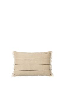 fermLIVING_AW23_1104267925_1104268394_CalmCushionRectangular_CamelBlack_01.jpg