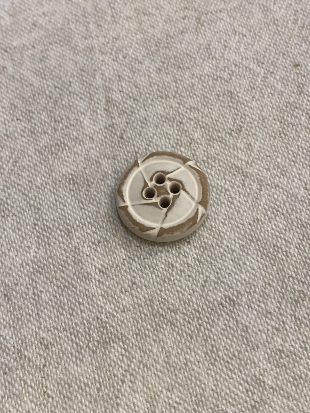 Knapp Hvit Beige 18mm