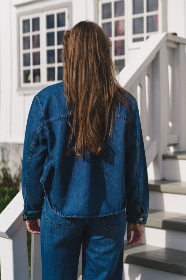 Cecilie Shirt - Mid Blue Wash - Image 3