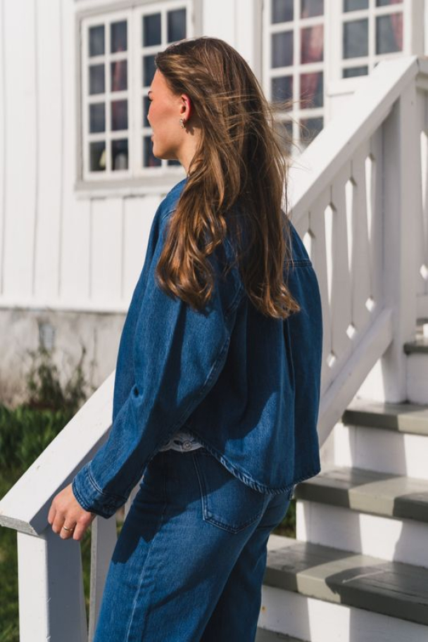 Cecilie Shirt - Mid Blue Wash - Image 4
