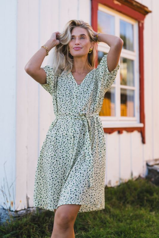 Astrid 2/4 Shirt Dress - English Ivy Flowers - Image 2