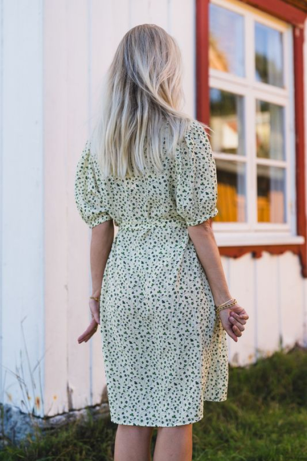Astrid 2/4 Shirt Dress - English Ivy Flowers - Image 4