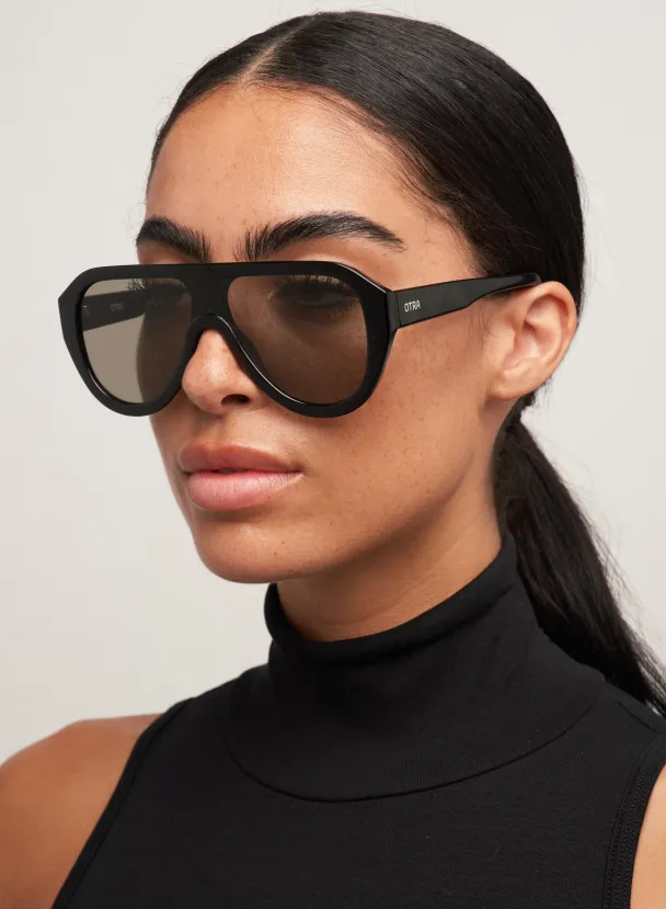 Cameron - Black/Smoke  - Image 3