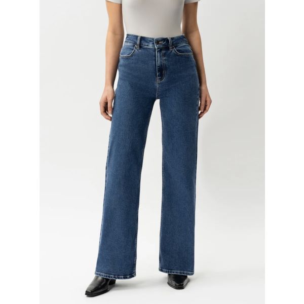 Relaxed ComfortDenim™ Jeans - Mid Blue 