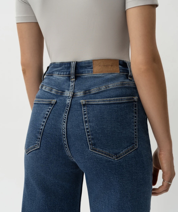 Relaxed ComfortDenim™ Jeans - Mid Blue  - Image 5