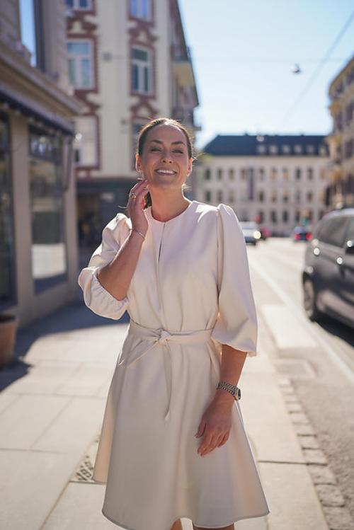 Dazy F Off White Kjole fra Undorn