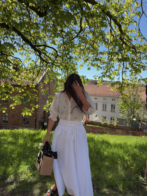 Amy Blouse - Cherry  - Image 4