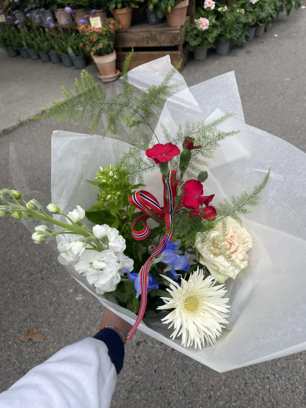 17. mai bukett i rødt, hvitt og blått - Image 2