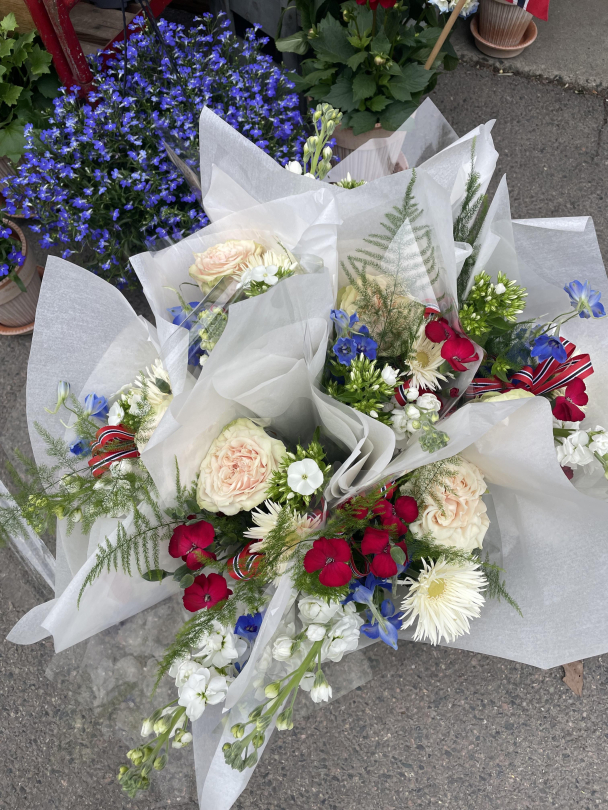 17. mai bukett i rødt, hvitt og blått - Image 1