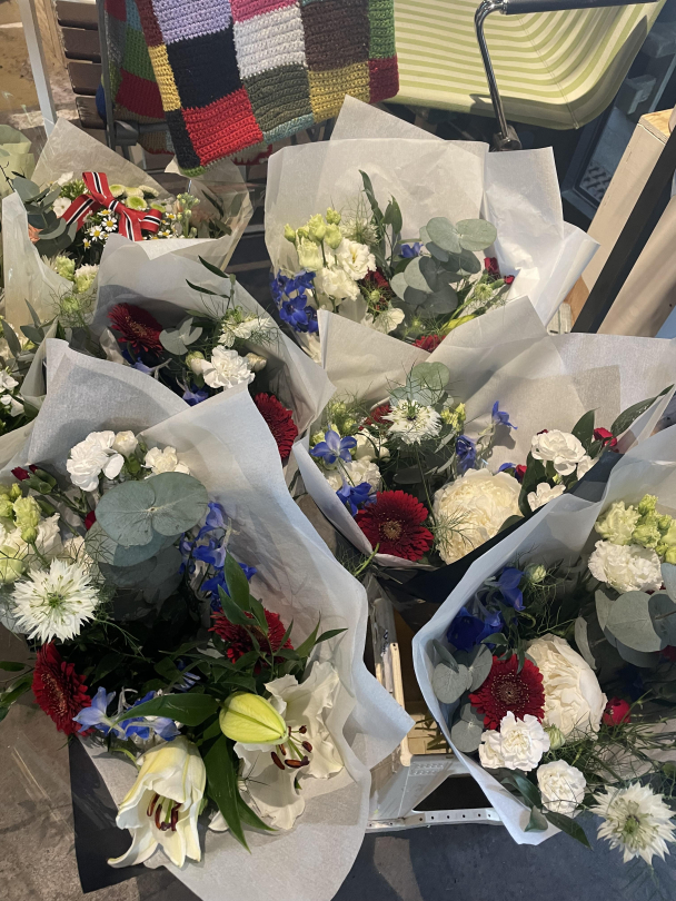 17. mai bukett i rødt, hvitt og blått - Image 3