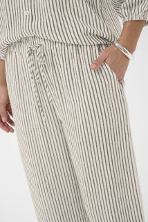 Kamilia cropped.jpg