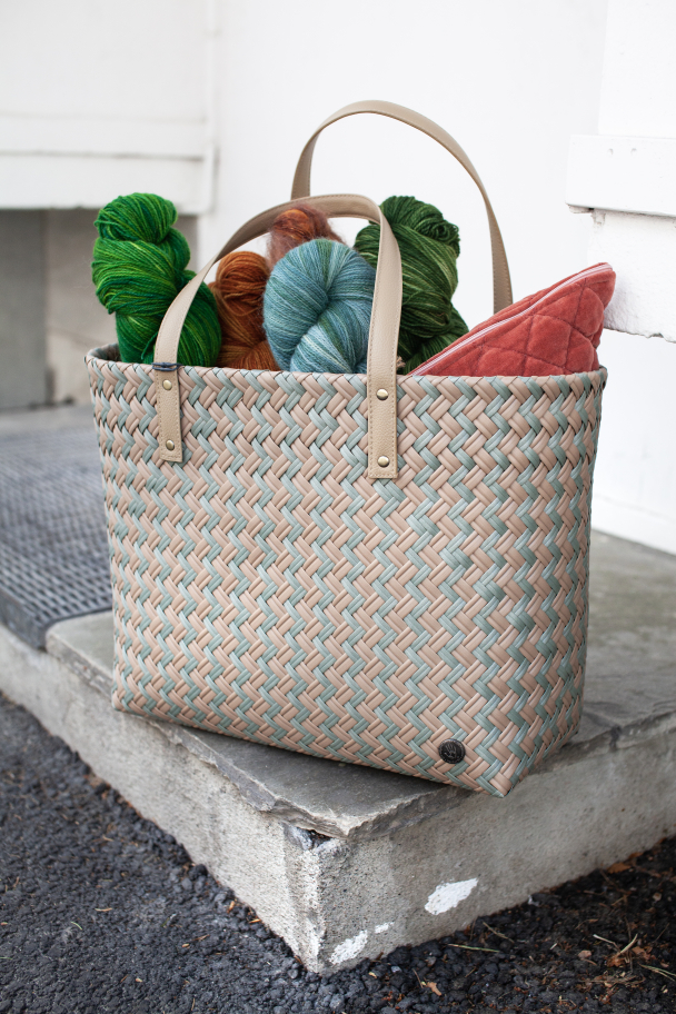 Faye Shopper 
