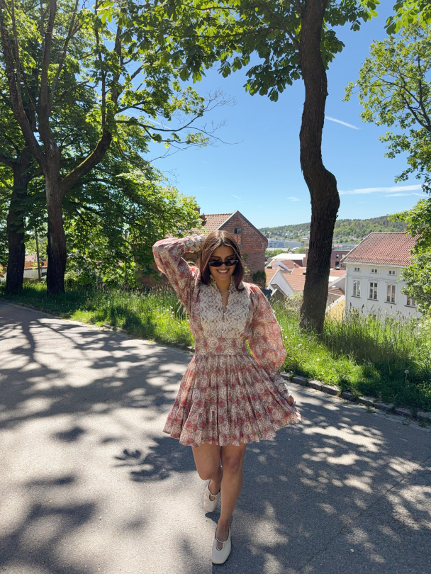 Cotton Slub Mini Dress - Red Paisley   - Image 4
