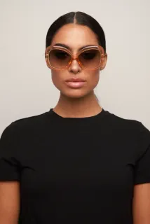 NuvyS_Otra_Eyewear_Esme_Gold_Green_Fade_1.webp