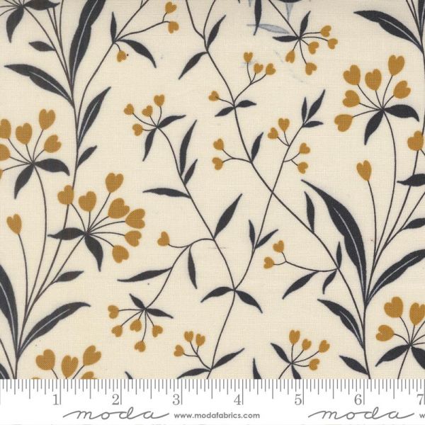 Arabesque Highland Angel 33832 11 Moda  50cm