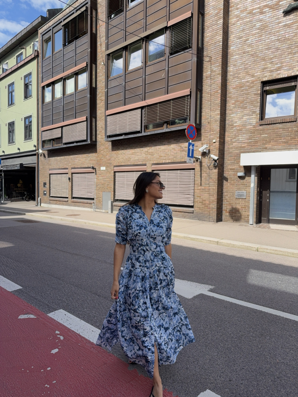 Fabienne Dress - Bleu De France - Image 3