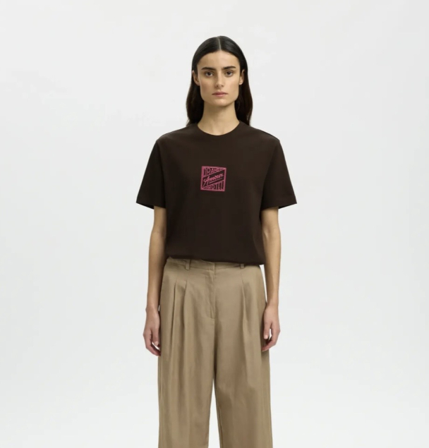 RELAXED BROOK SS HOTEL AMOUR TEE - Image 2