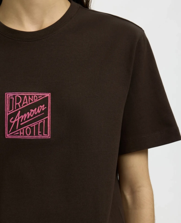 RELAXED BROOK SS HOTEL AMOUR TEE - Image 3