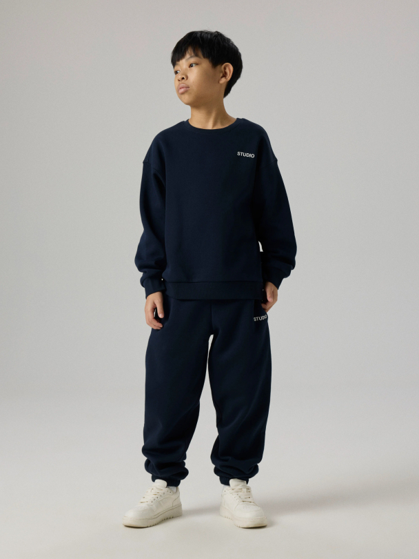 NKMRIO LS RLX SWEAT BRU NOOS - Image 4